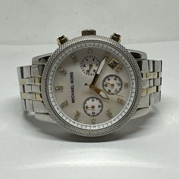 Michael Kors Ritz MK5057 Women\'s Silver Stainless Steel Analog Dial Watch NUL57